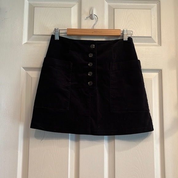 Forever 21 brand size M black miniskirt with button closure in front & pockets - Picture 1 of 5